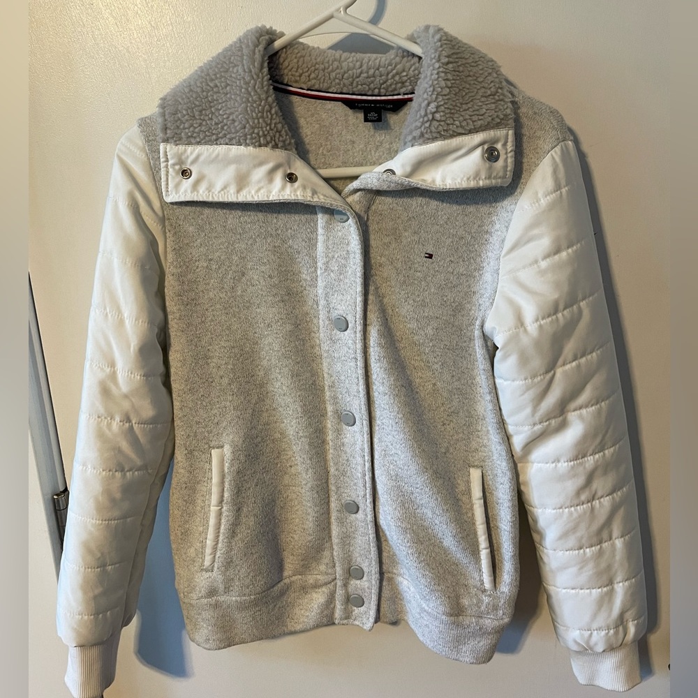 Bomber jacket with puffer arms